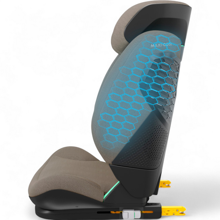 Maxi-Cosi RodiFix Pro² i-Size Kindersitz mit hoher Rückenlehne und ISOFIX im Auto installiert bei DER Babyladen Erlangen